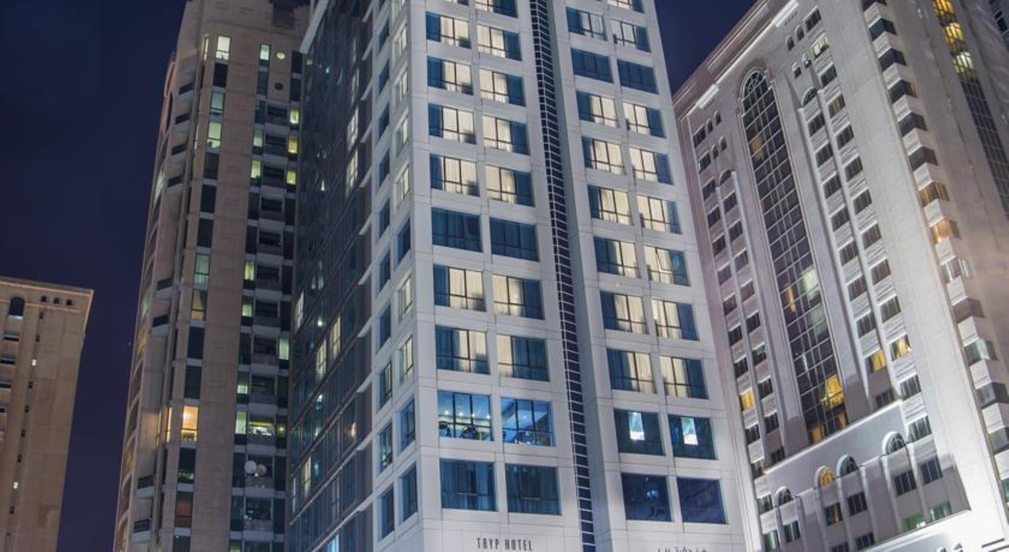 Tryp By Wyndham Abu Dhabi City Center Exterior photo