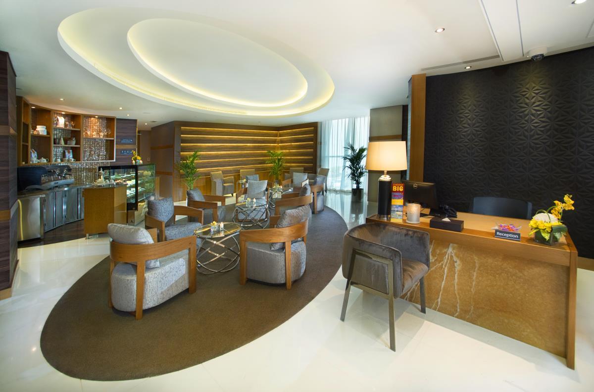 Tryp By Wyndham Abu Dhabi City Center Exterior photo