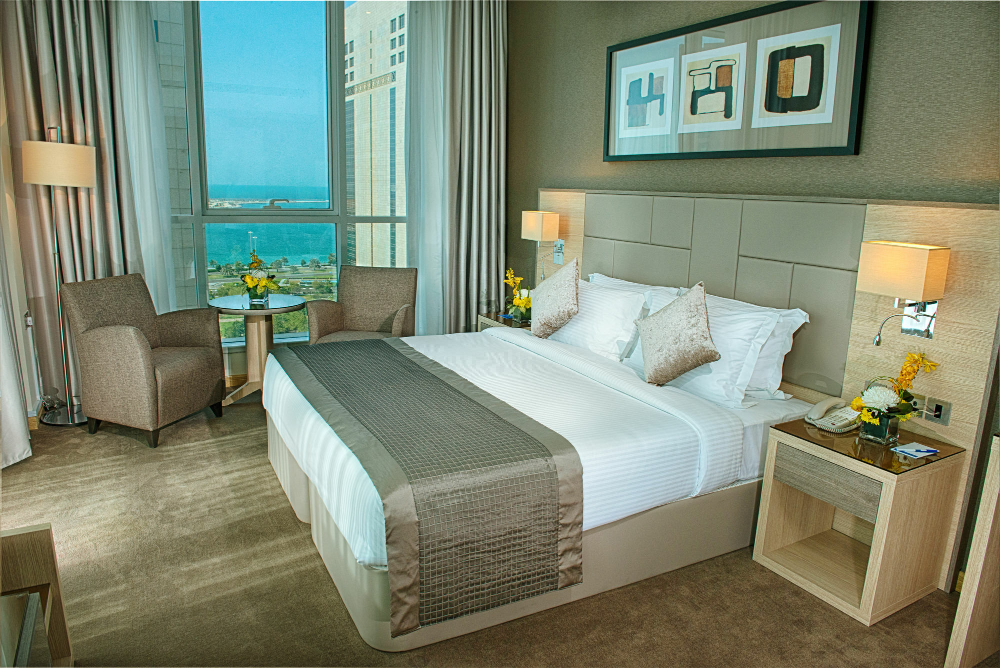 Tryp By Wyndham Abu Dhabi City Center Exterior photo